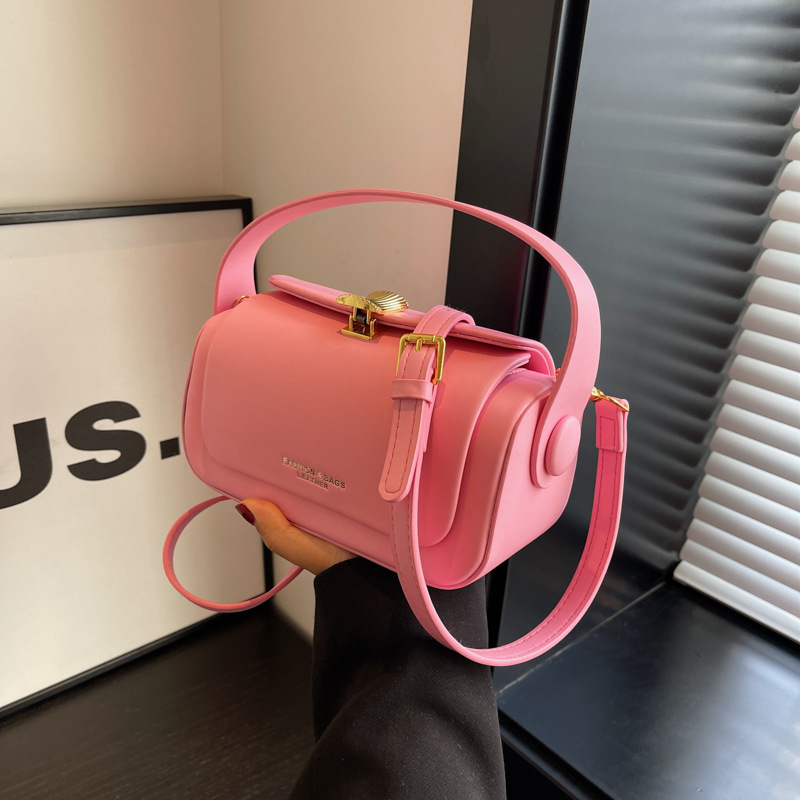 2023 Uusi niche edistyneellä rakenteella, pieni neliölaukku, trendikäs ja muodikas yksiolkainen kannettava diagonaalinen ristilaukku_voghion.com