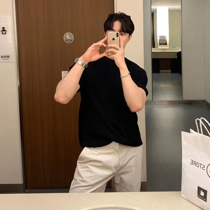 Nueva Camiseta de manga corta de seda de hielo a rayas casual ropa superior de los hombres delgados simples suéter de moda