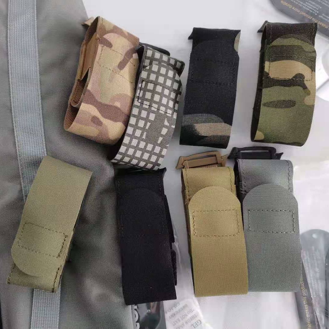 Paquete de desinfectante táctico equipo de montaña al aire libre bolsa de almacenamiento de camuflaje portátil colgante MOLLE