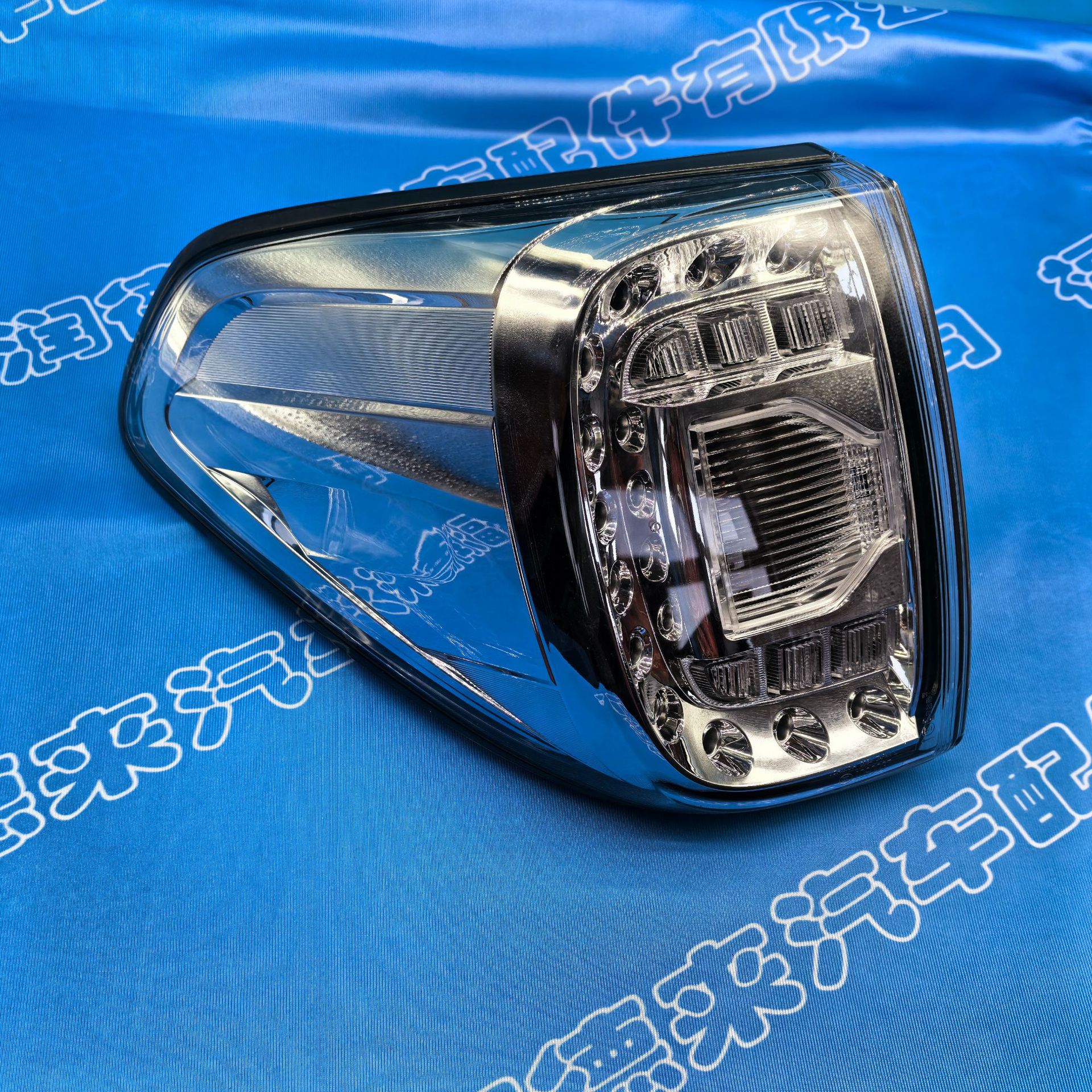 适用于日产2015-2019途乐后尾灯后车灯新车改装替换旧件（拆车）