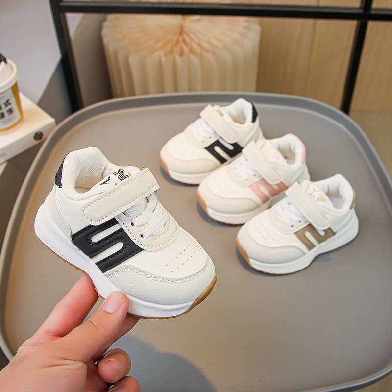 Детские белые туфли 2024, весенние новые модные легкие кроссовки для девочек, обувь для мальчиков, Маленькие Средние детские туфли на мягкой подошве