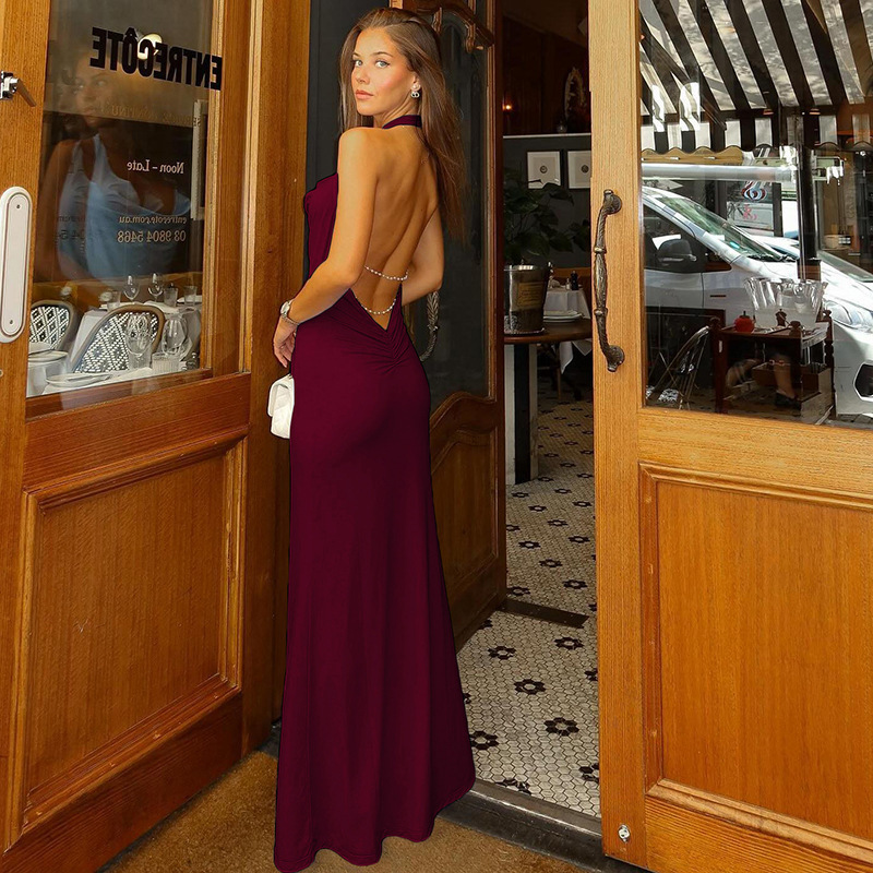2024 otoño e invierno nuevo estilo ropa de mujer europea y americana temperamento de moda sexy cuello halter sin espalda vestido de cuello de pila comercio exterior al por mayor