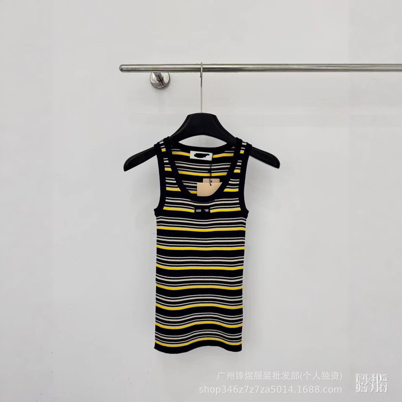 Trendy Brand Mm2026 Early Spring New Striped Color-Blocking Knitted Vest for Women, Slim Fit, Chanel-Style Sleeveless Top Trendy Brand Mm2026 Early Spring New Striped Color-Blocking Knitted Vest for Women, Slim Fit, Chanel-Style Sleeveless Top
