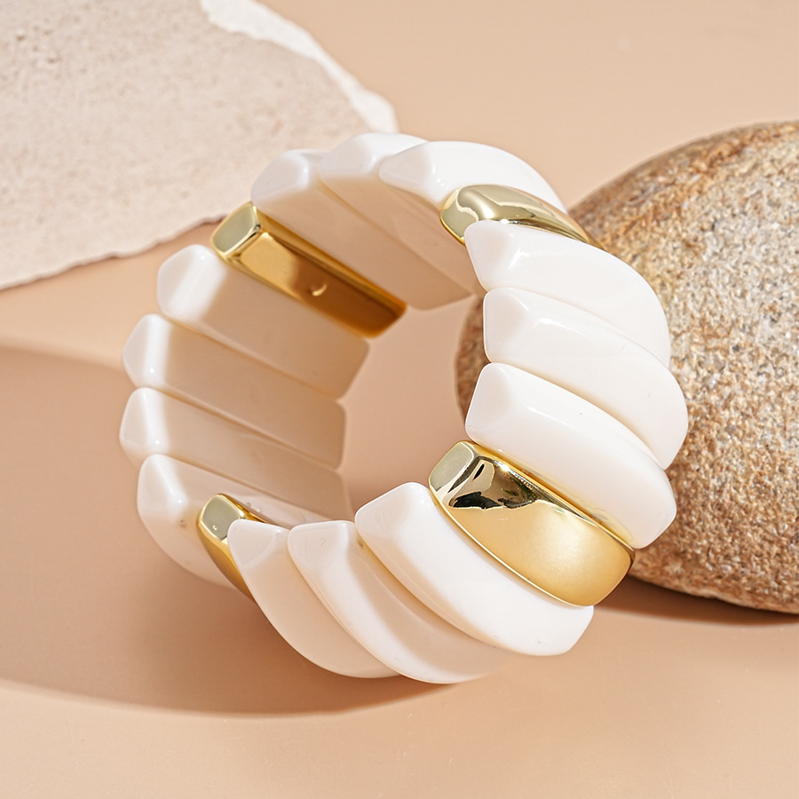 Pulsera geométrica con costuras irregulares de acrílico europeo y americano, personalidad retro, temperamento exagerado, sentido avanzado, joyería de nicho femenina