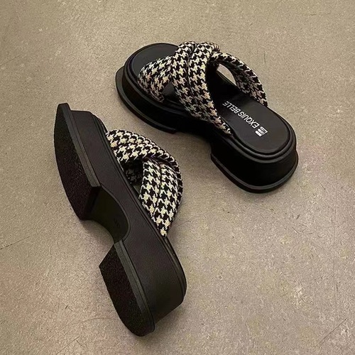 Women's Summer Outdoor Thong Sandals  New European Style Thick Sole Cloud sole Beach Sandals with Half Sandal