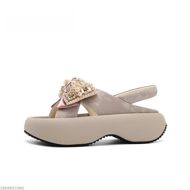 Fairy Wind Bound Water Diamond Sandals 2026 primavera nuevo medio trapezo de moda para usar zapatillas frías de fondo grueso