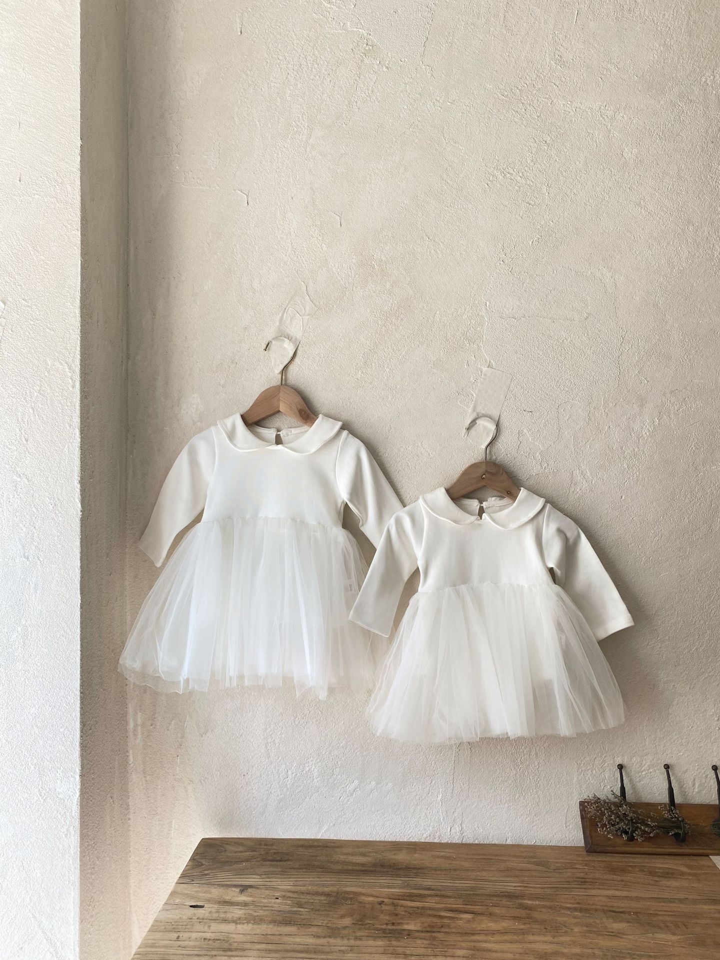 Dancing children's white autumn small princess costume