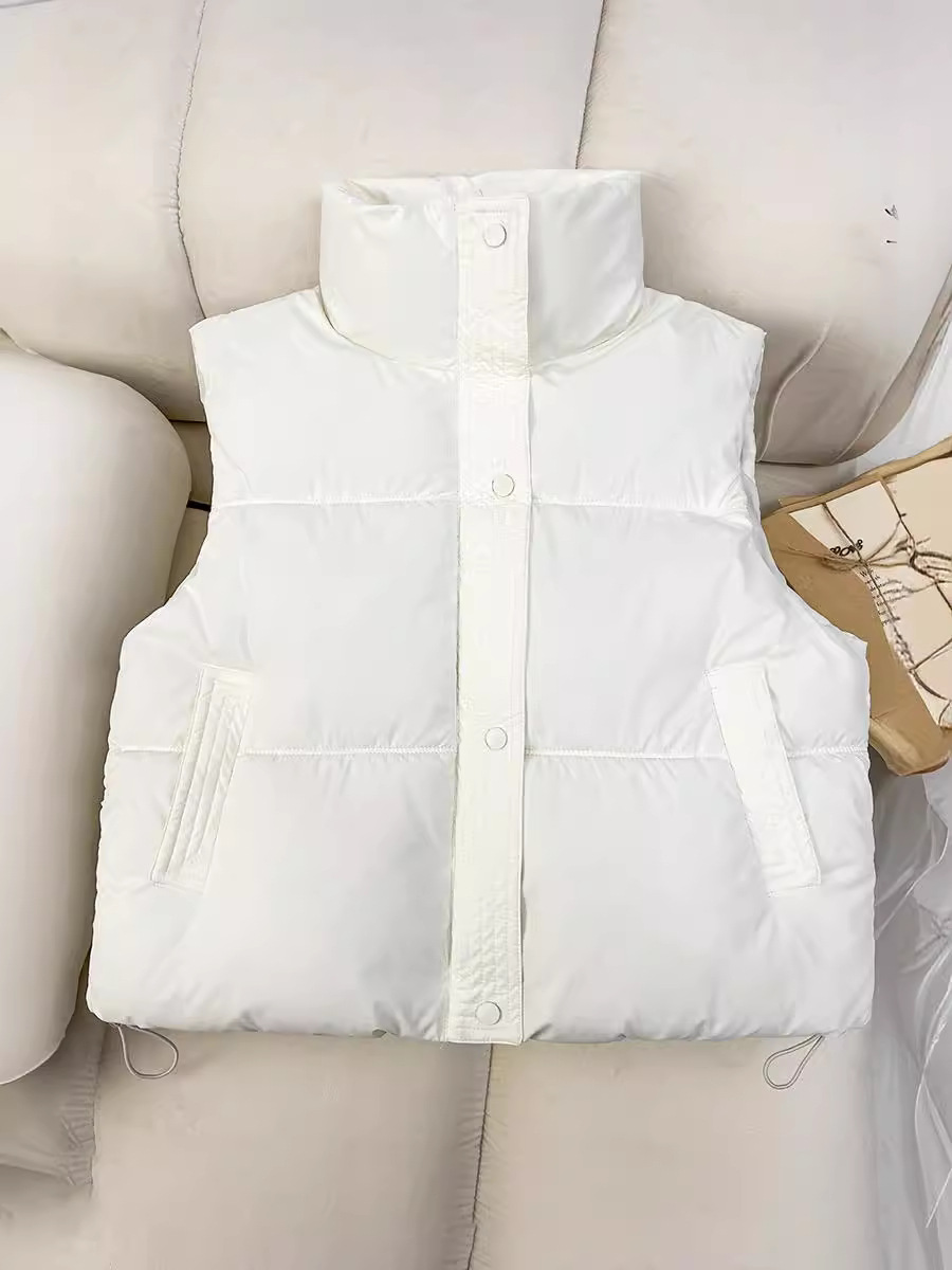 外国貿易のクロスボーダーのダウンの綿服の馬甲の女性は綿の服の短いタイプの秋冬の修身の袖なしの肩の上着の馬を着て潮を挟みます。