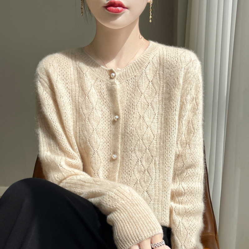 Soft and Comfortable Cashmere Cut Out Long-Sleeved Cardigan for Women Loose Pure Color Versatile Jacquard 100 Cardigan Knitted Jacket