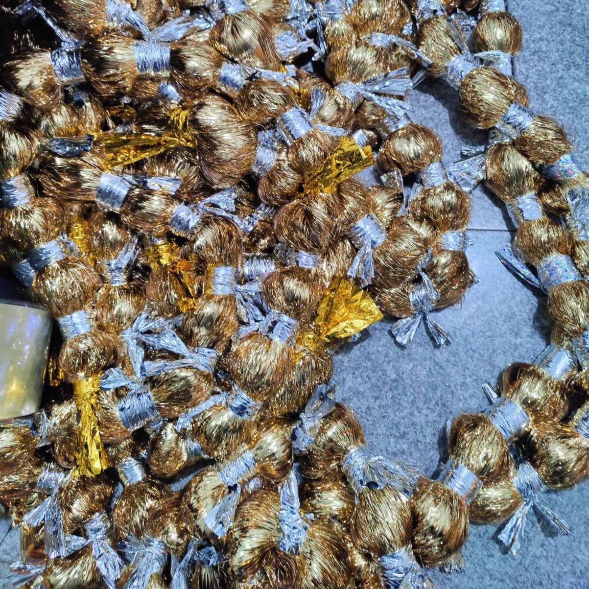 金色散乱亮丝深棕色散丝金属蓝色条状宽形丝深绿色丝打碎包装装饰