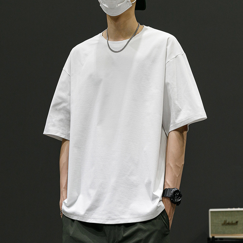 Solid trend base body-friendly T-shirt for leisure