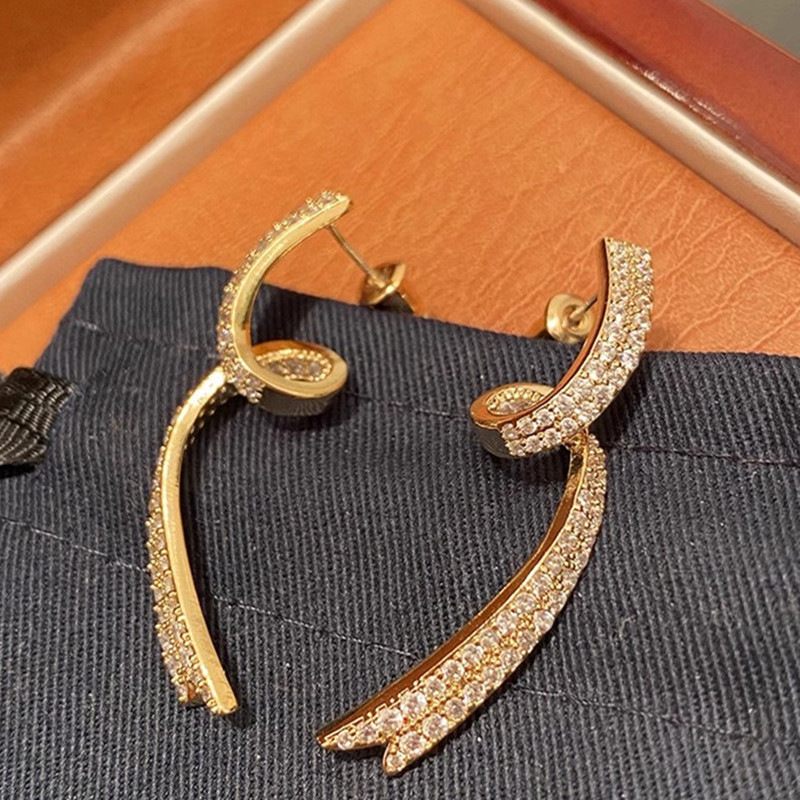 Copper Material 1 Pair Elegant Modern Style Classic Style Geometric Copper Zircon Ear Studs