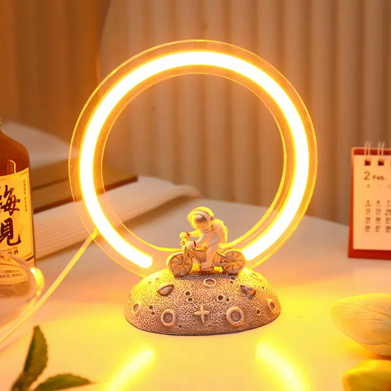 创意led宇航员小夜灯ins风学生礼品卡通小台灯卧室装饰桌面小摆件