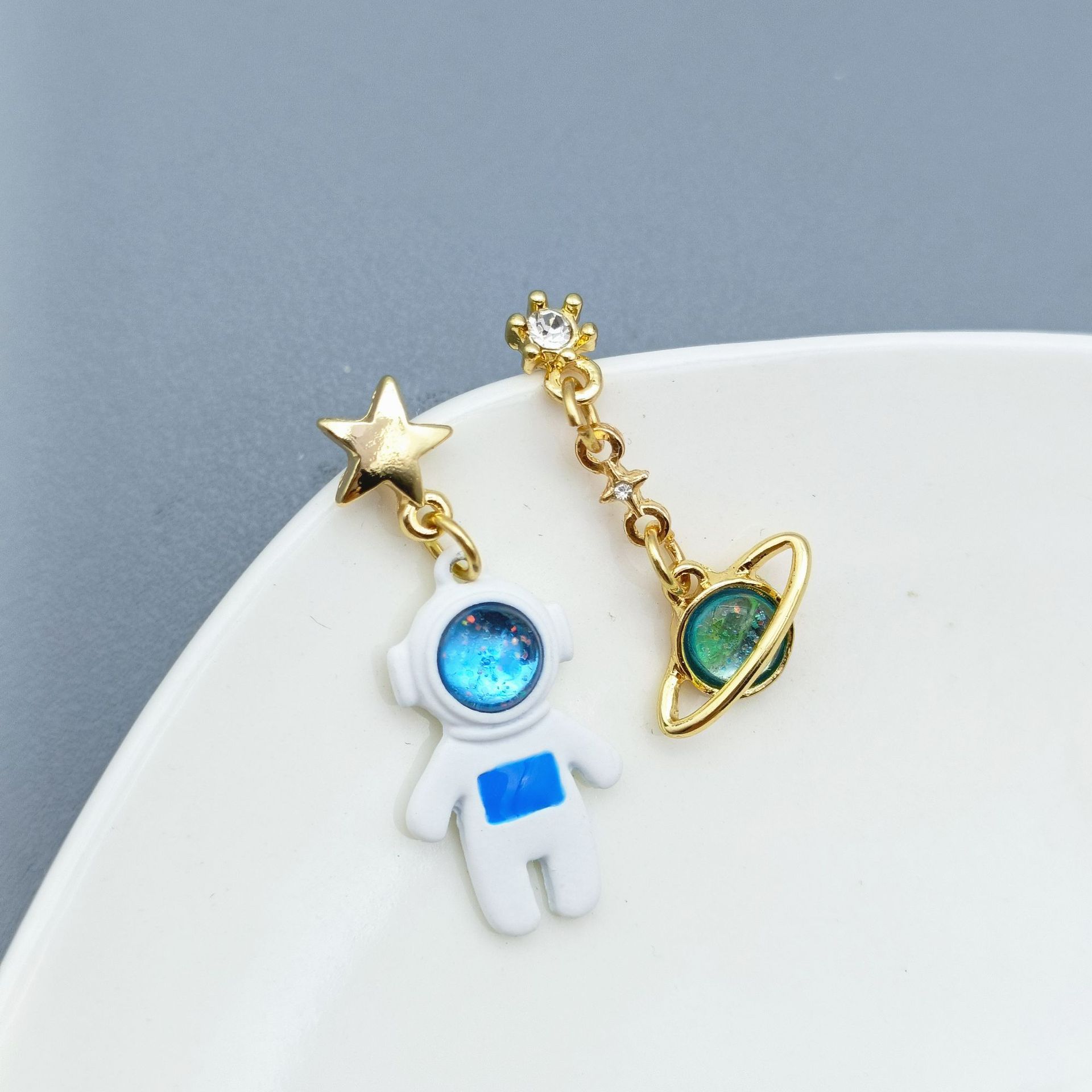 Women'S Gender 1 Pair Fashion Astronaut Star Plating Alloy Drop Earrings Ear Studs