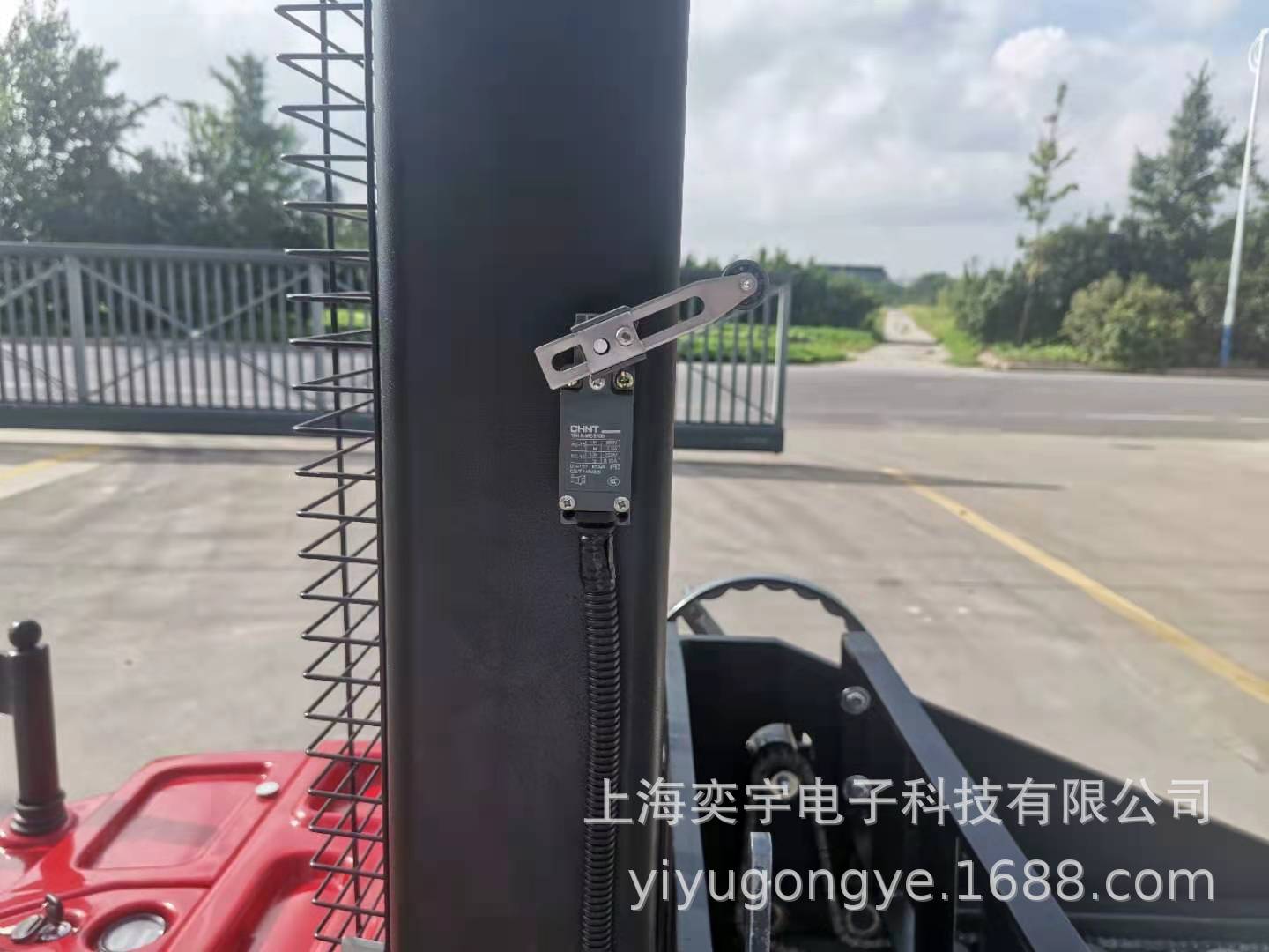 电动滚筒堆高车