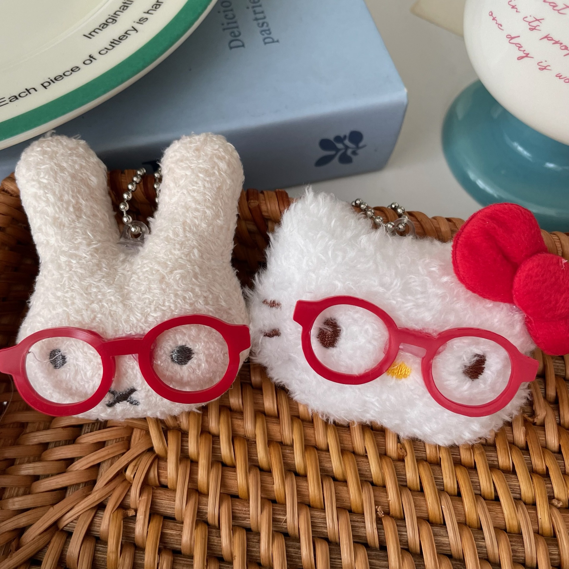 Internet Celebrity Glasses Kt Cat Doll Keychain Cute Cat Plush Pendant Cartoon Student School Bag Pendant Jewelry Accessories