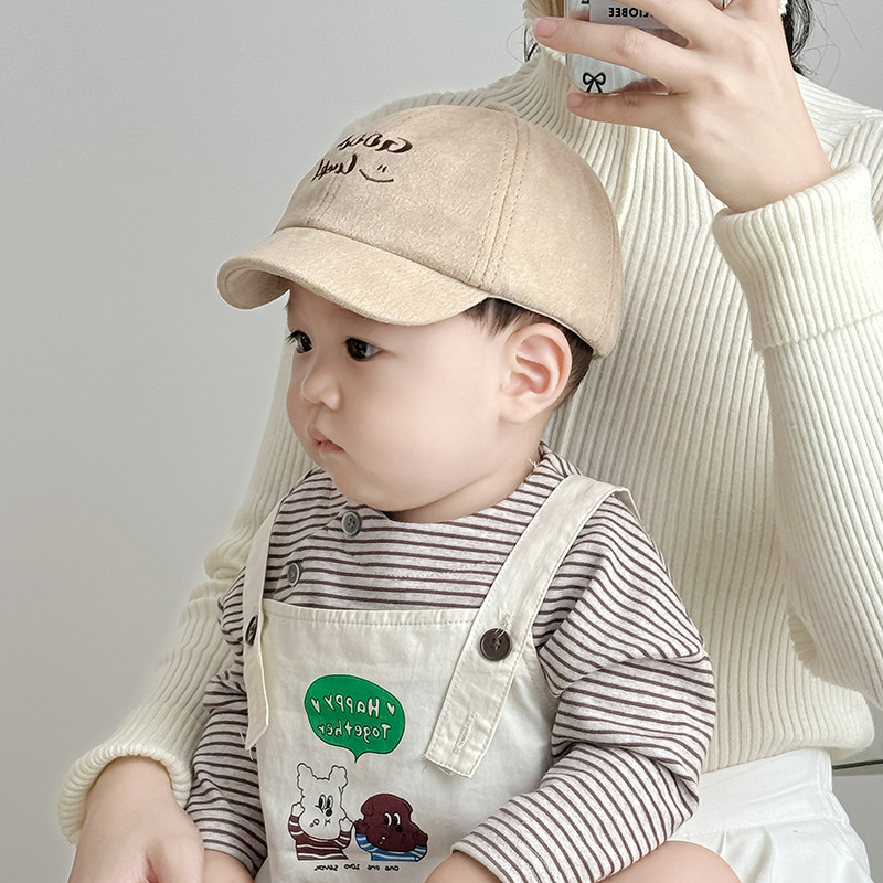 Primavera y otoño sombrero para niños sombrero a prueba de viento sombrero de lengua de pato para bebés de estilo coreano letras calientes sombrero de béisbol invierno