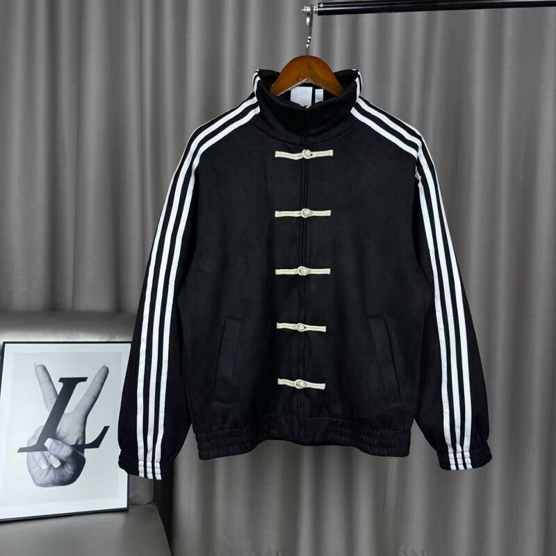 Three-stripe high-end retro sports striped fashion jacket, Wang Anyu's same style, new Chinese-style button-up jacket for men and women Three-stripe high-end retro sports striped fashion jacket, Wang Anyu's same style, new Chinese-style button-up jacket for men and women
