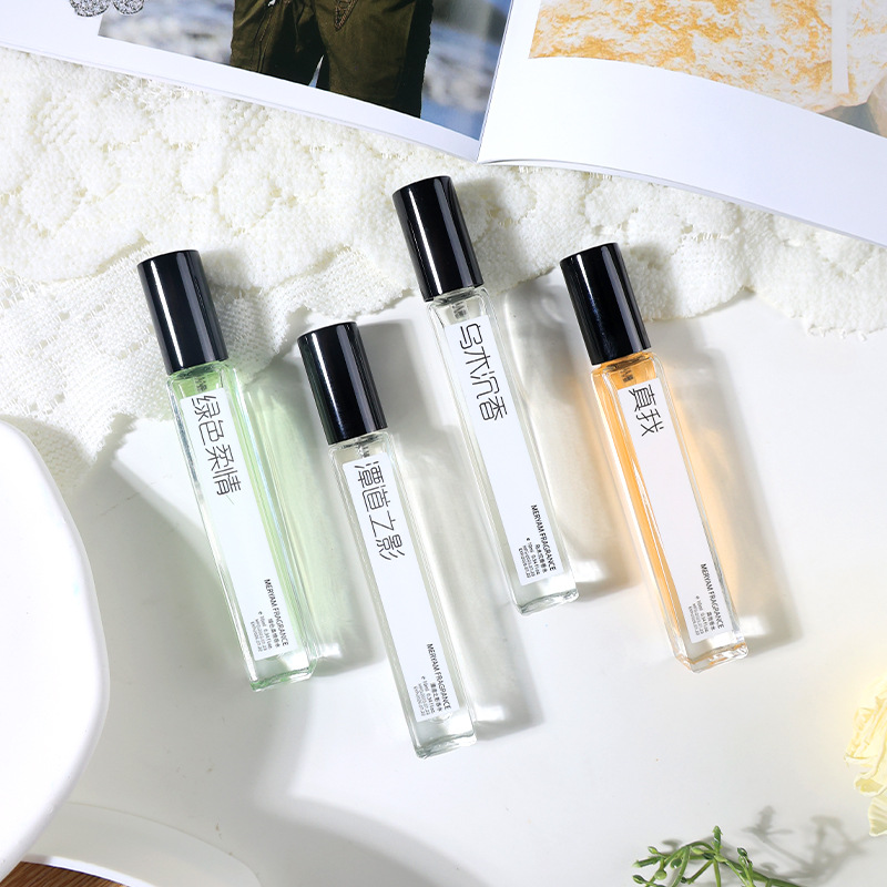 Muestras de perfume populares de 10 ml para hombre y mujer, transmisiones en vivo en TikTok y Kuaishou, venta al por mayor y dropshipping para mercados nocturnos y centros comerciales.
