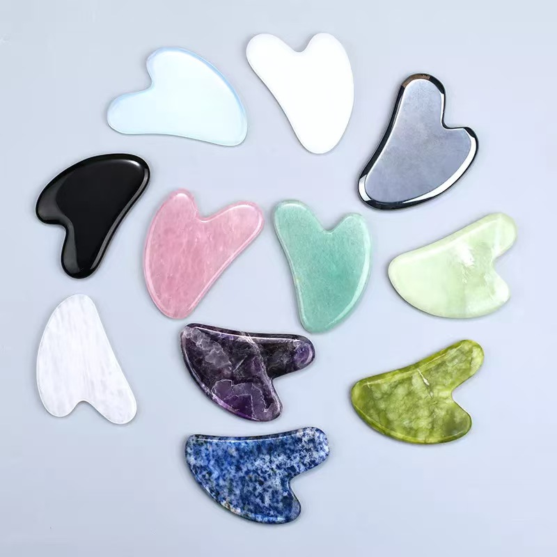 Herramientas faciales Guasha al por mayor, set de masajeador con rodillo de jade, masajeador natural de cristal rosa en forma de corazón. image 5