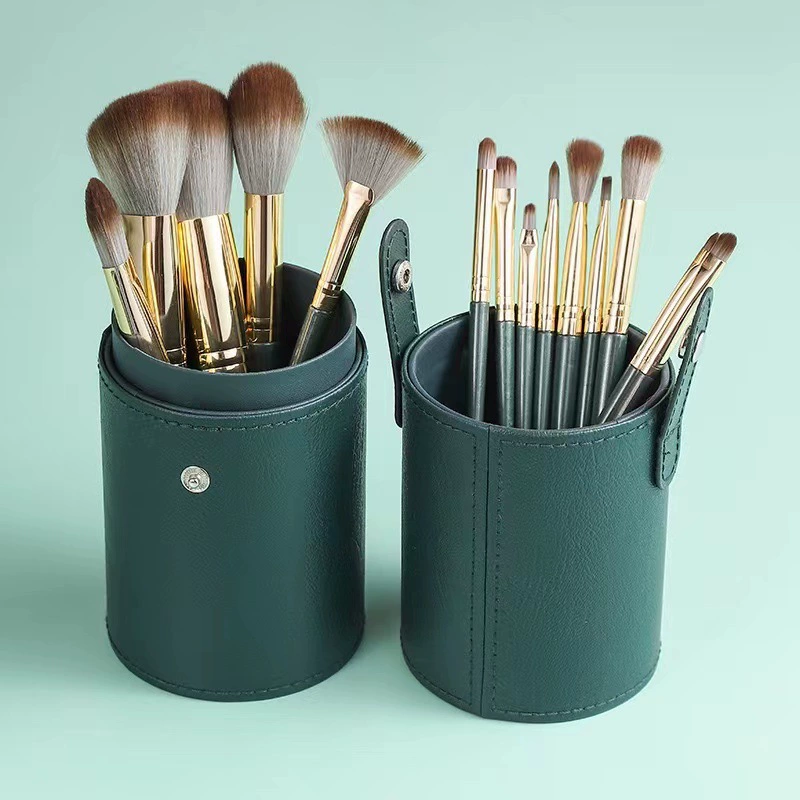 Soft foundation, face mask, concealer brush, 14 pieces