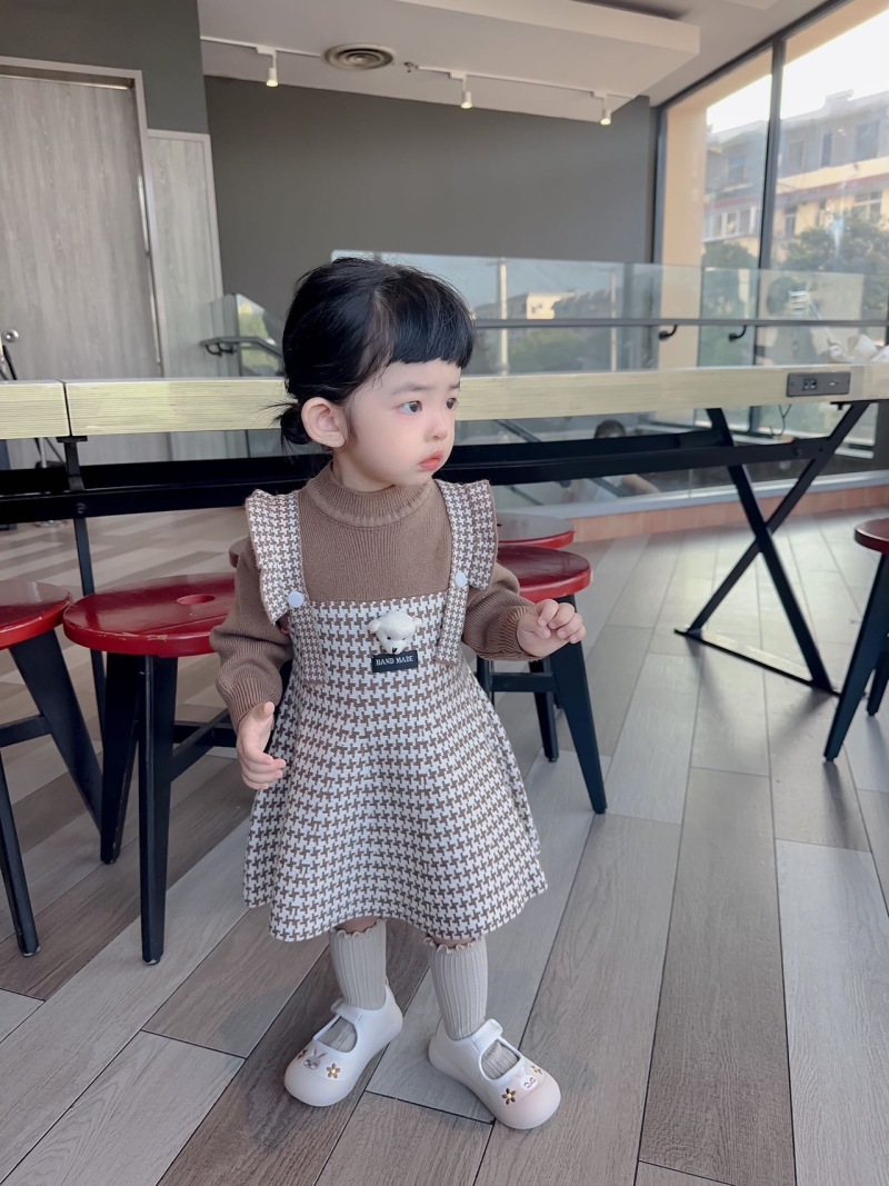 Camisola de lana de estilo occidental para niña, vestido de princesa tejido de dos piezas falso con dibujos animados, otoño/invierno 2023_voghion.com