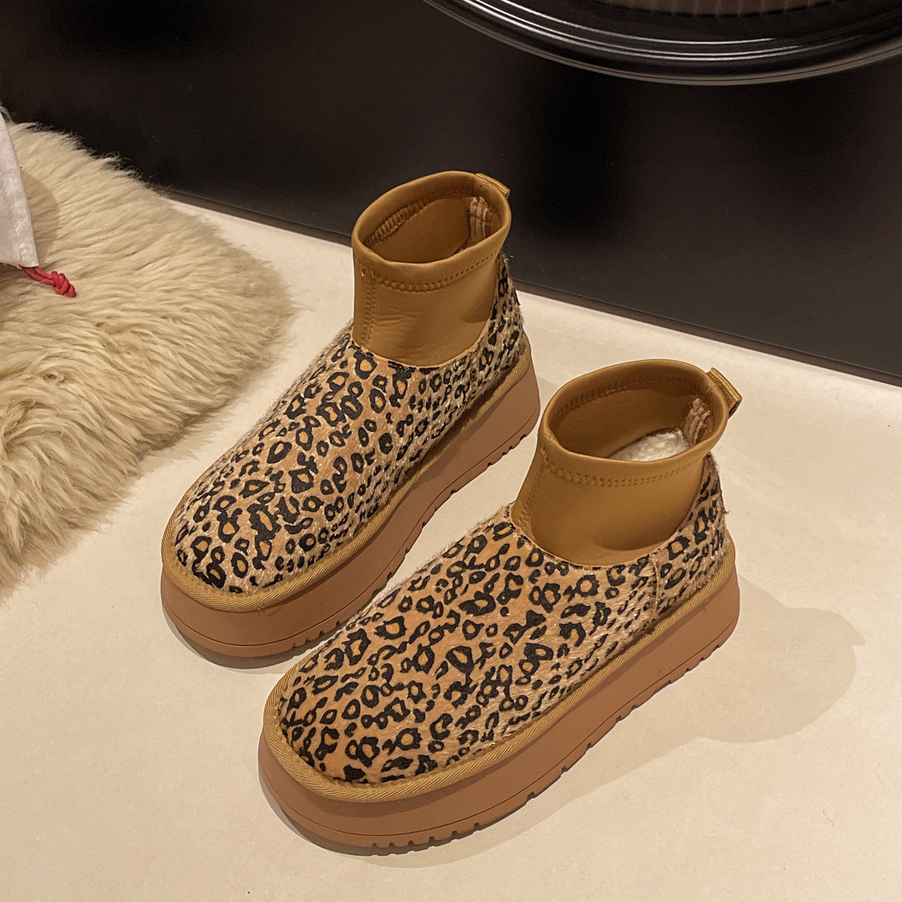 Scarpe da neve fredde del nord-est con suola spessa per le donne nell'inverno 2024, con pile aggiunto, impermeabili ispessite, antiscivolo e_voghion.com