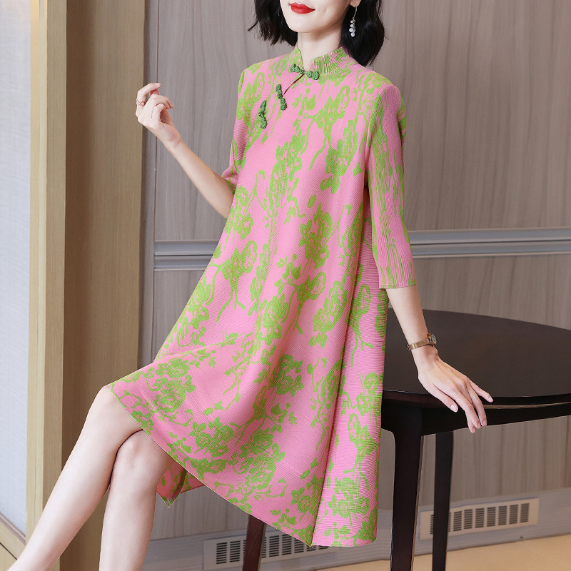 High-End Stylish Plus-Size Mom Dress, Autumn 2026 New Model, Chinese Style Retro Improved Cheongsam