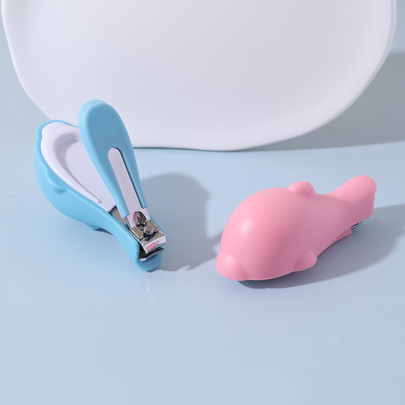 Tarjeta de succión inglesa cortaúñas para bebés dibujos animados lindo cortaúñas delfín recién nacido cortaúñas anti-pellizca para bebés