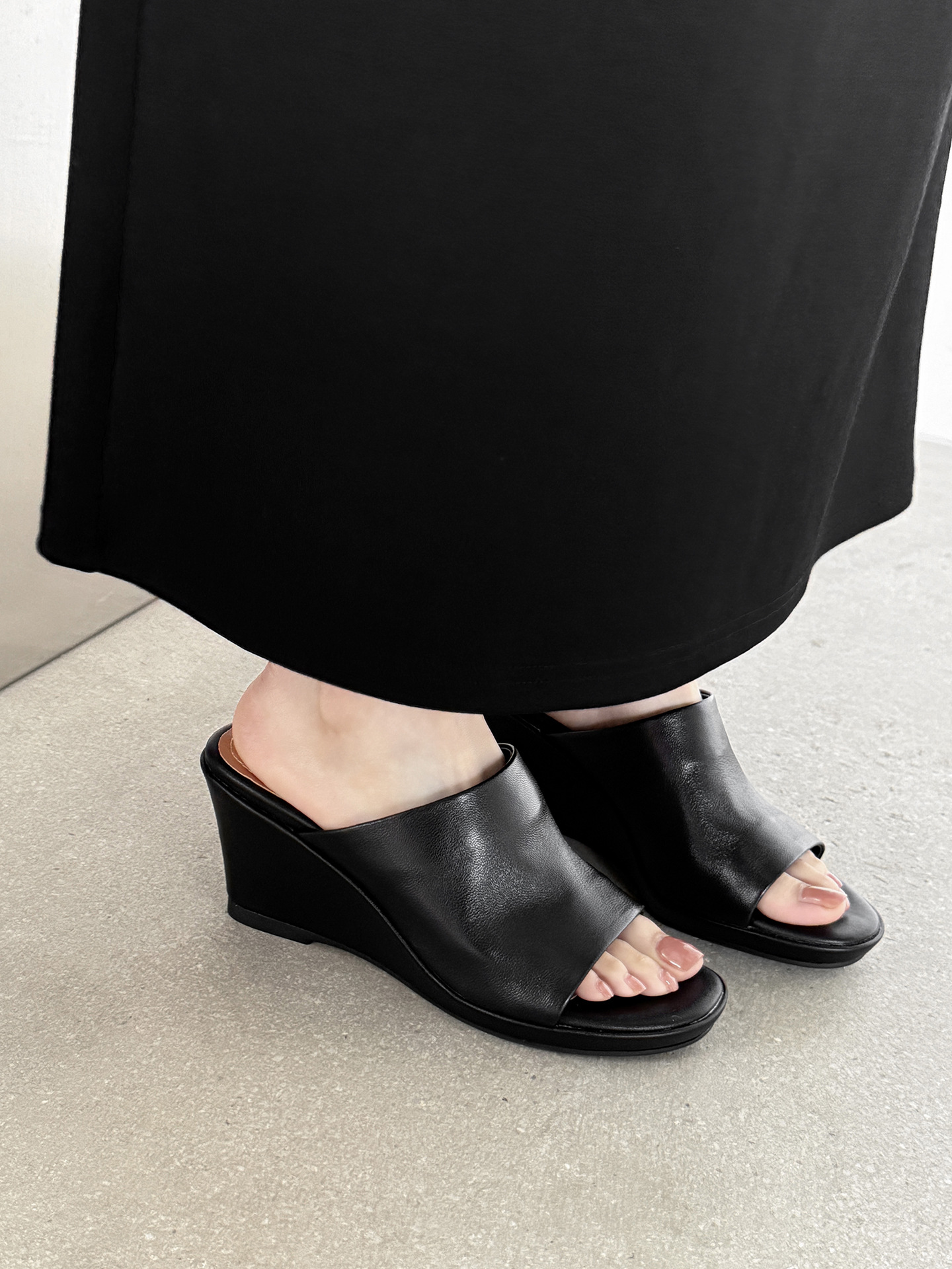 Sandal hở mũi nữ da dê gót nêm 5,5 cm quai ngang kiểu Hàn — đen chi tiết 13