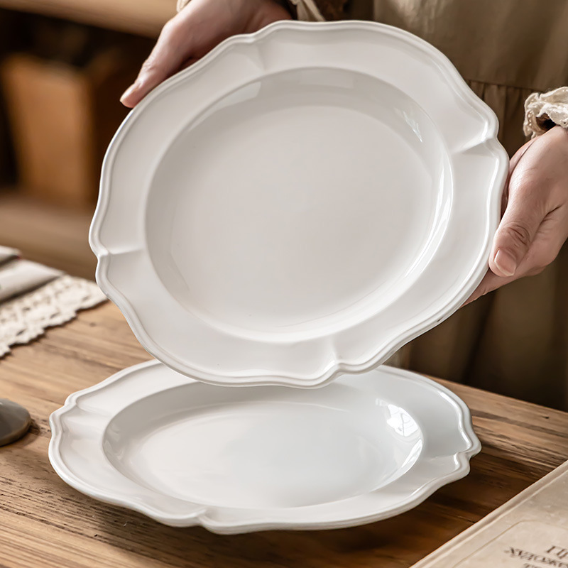 Plato de encaje francés en relieve, plato de postres, plato de platos de corte, platos caseros al por mayor, platos blancos