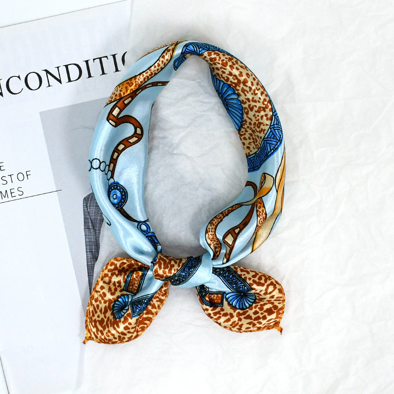 50 Satin Chain Pañuelo cuadrado estampado Color Sense de alta gama Moda de todo fósforo azafata profesional Servicio al cliente Bufanda de decoración Bufanda de seda