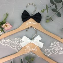 蝴蝶结婚礼实木衣架新娘新郎婚纱礼服衣撑名字实木个性衣架