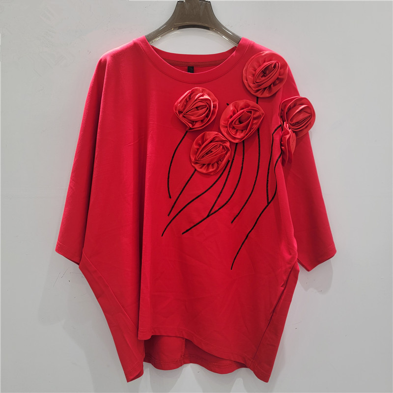 Blanca camiseta de manga corta para mujeres primavera y verano nuevo diseño chic ocio industria pesada flor tridimensional blusa de cuello redondo