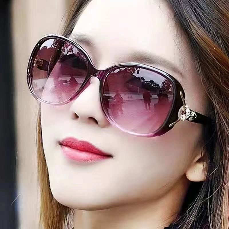 New fashion large frame ladies sunglasses trendy Fox head sunglasses women casual sunshade glasses wholesale 8842 New fashion large frame ladies sunglasses trendy Fox head sunglasses women casual sunshade glasses wholesale 8842