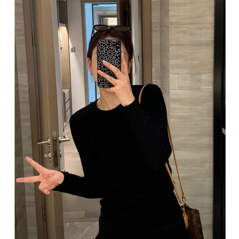 早秋精纺羊毛打底衫女圆领薄款内搭今年流行宽松百搭毛衣针织打底|undefined