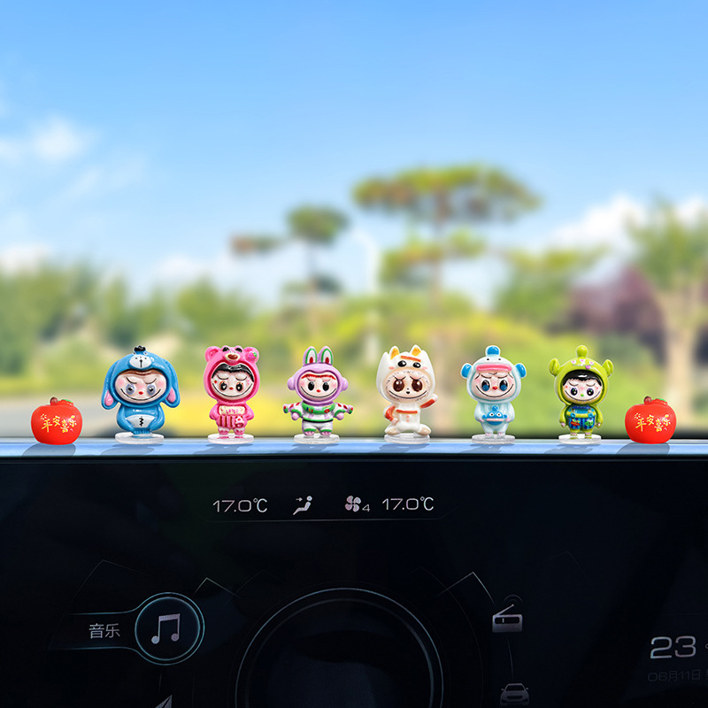 新しい女装ラブブ装飾品車のセンターコンソール装飾品ラブブ電気自動車コンピュータ画面装飾|undefined
