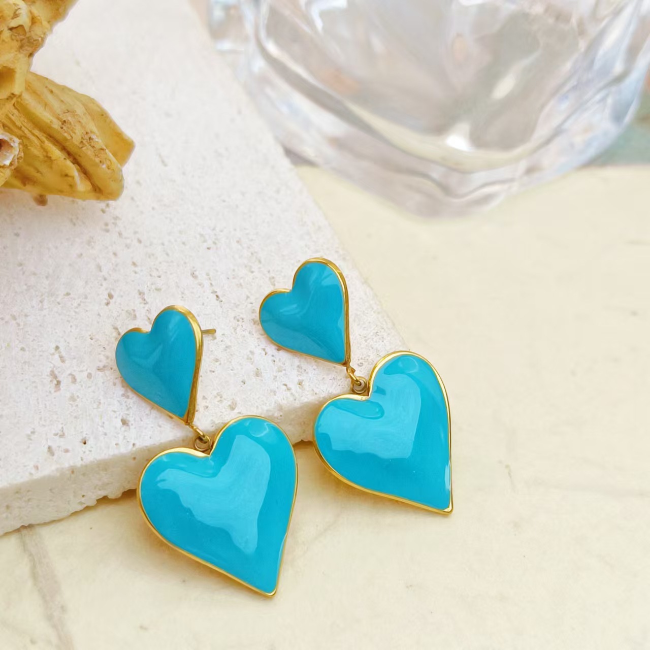 Pendientes de aceite de goteo de amor de mujer transfronteriza nuevos pendientes retro que no se desvanecen joyería de uñas de hueso de oreja de acero inoxidable de moda