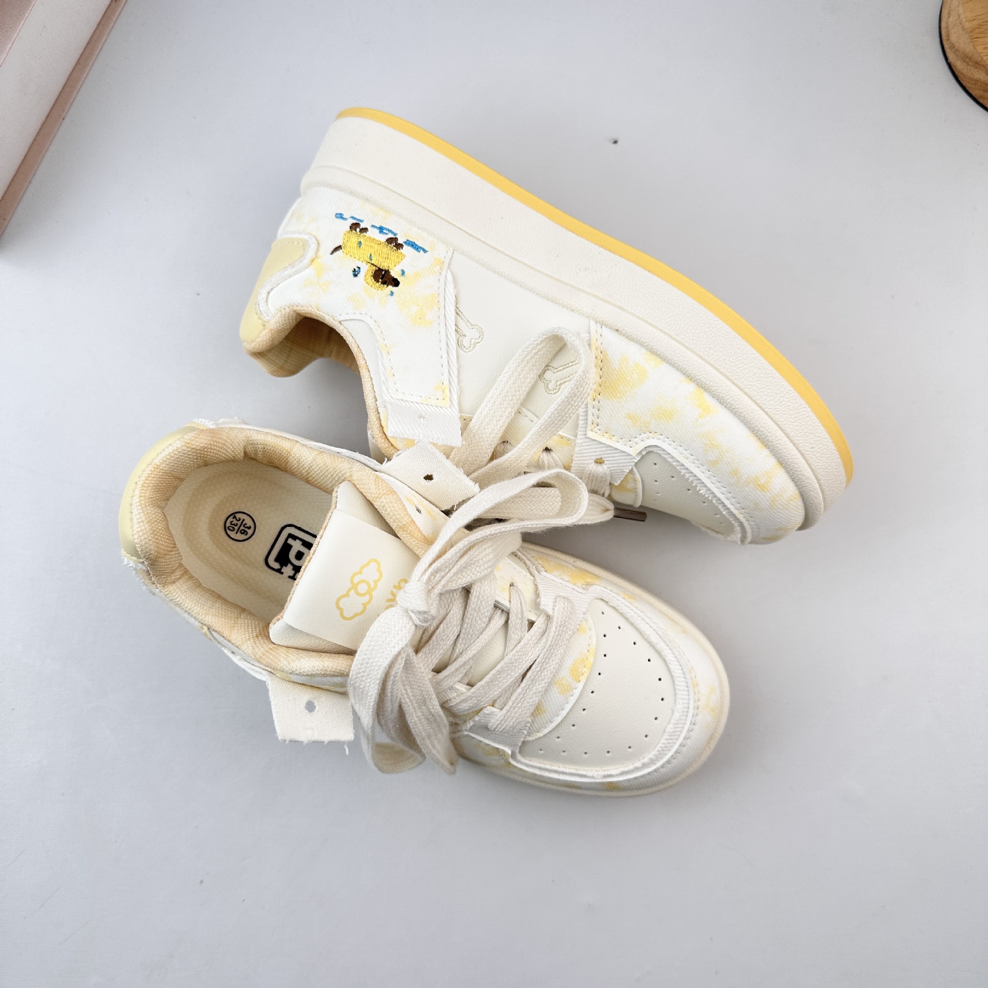 Yuanbo 2025 otoño versátil zapatos blancos de mujer nuevos zapatos de pan de suela gruesa coreanos zapatos deportivos casuales de nicho image 8