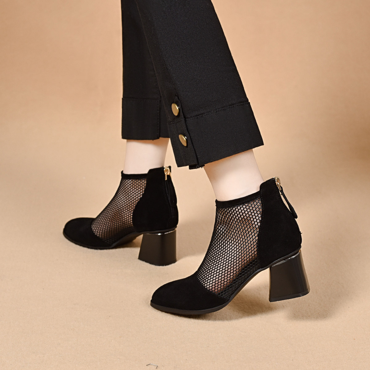 Sandal cao gót nữ mũi nhọn gót thô lưới thoáng khí phong cách La Mã — màu đen