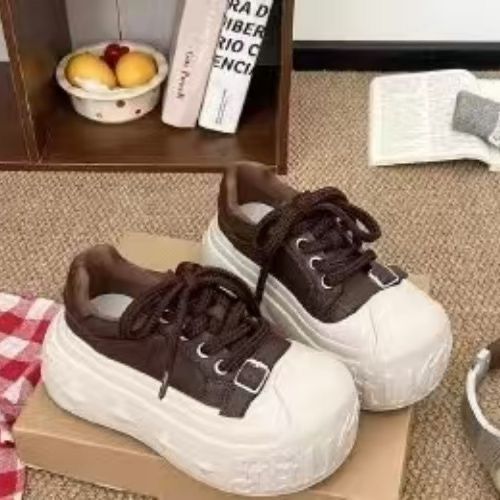 Coreano cabeza grande y fea red zapatos de pan rojo para mujeres zapatos blancos pequeños aumentados 2026 primavera zapatos deportivos ociosos