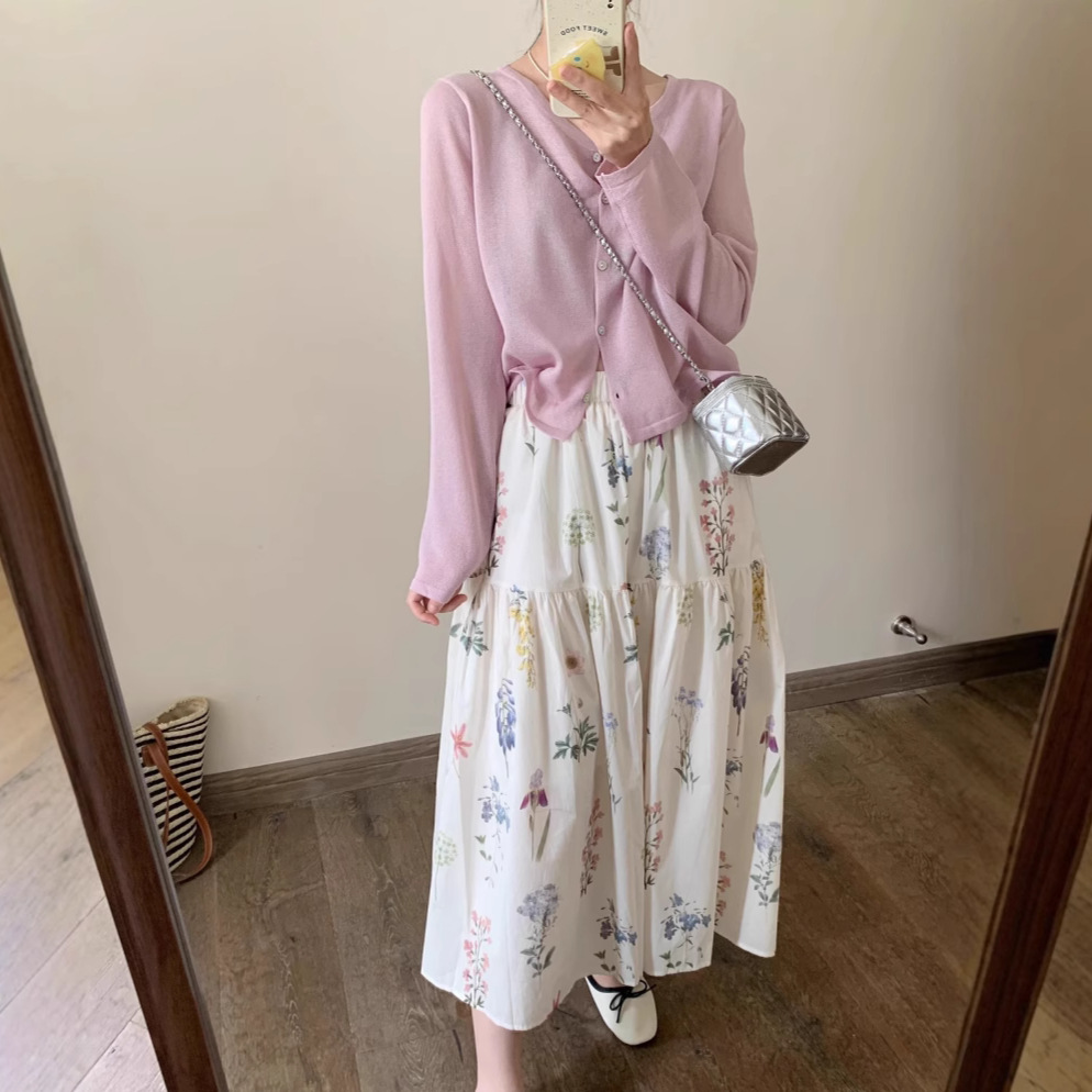Cute white summer pleated skirt