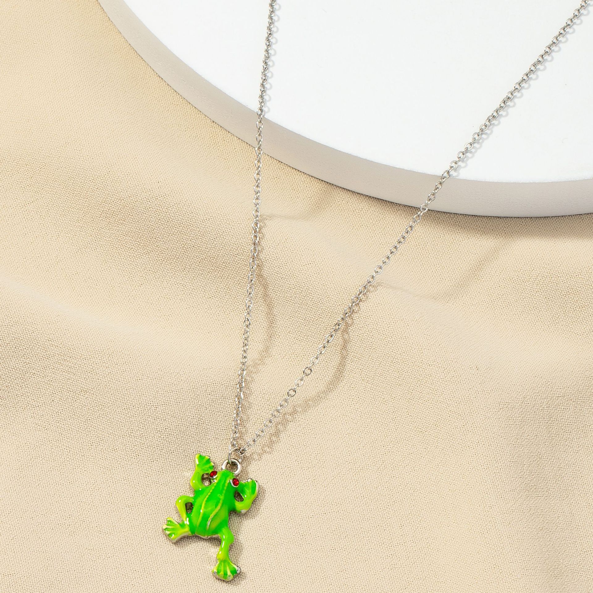 European And American Fashion New Accessories Wholesale 1 Drip Glazed Frog Necklace Europe And America Cross Border Mother's Day Necklace display picture 4