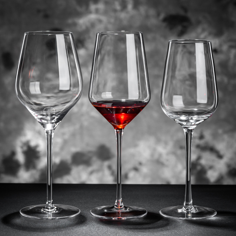Tazas de cristal de alto nivel, un conjunto de tazas de vidrio comerciales de alto valor, tazas de vino de lujo ligeras de alta calidad
