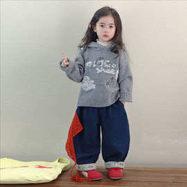 女童毛衣秋冬2025针织毛线上衣小童连帽好看时尚搭配潮流小童毛衫