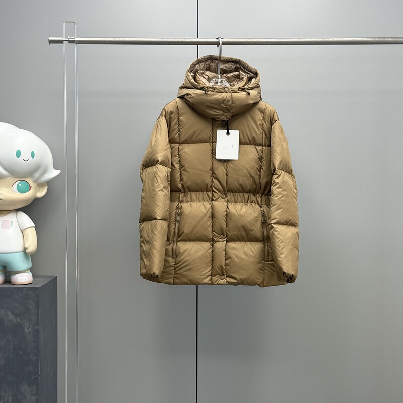 Putian high-end 2025 new Agneux down jacket with a fitted waist, color-block design, hooded, and a slimming, mid-length style