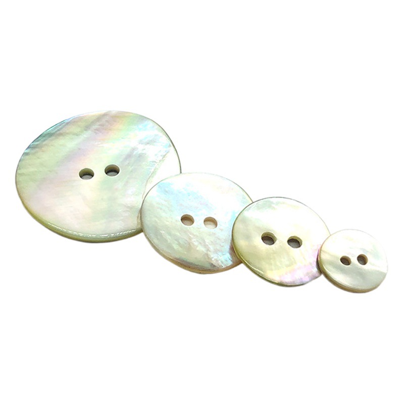 In stock domestic horse shell button natural shell button Japanese horse shell button sweater two-eye real shell button