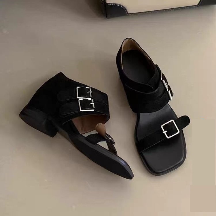Explosiones de estilo francés casual esmaltado de lazo sandalias de dedos desnudos para mujeres verano 2026 nuevo cómodo versátil aumento de altura zapatos romanos