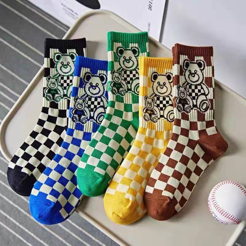 Green Checkerboard Crew Socks With Little Bear Print For Men_voghion.com