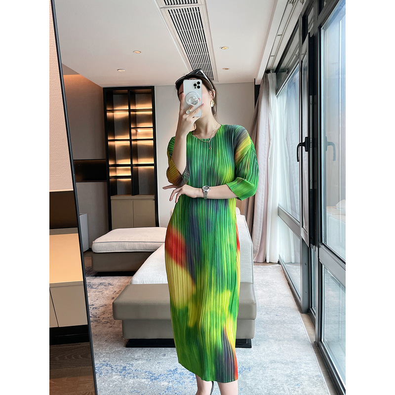 Pleated 2025 Spring and Summer New Simi Dye Printing One-eye Phase Intoxicating Radish Spinach Slimming dress Women
